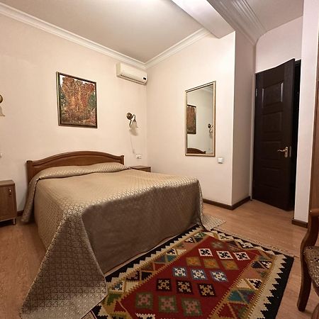 Hin Yerevantsi Hotel المظهر الخارجي الصورة