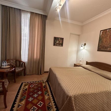 Hin Yerevantsi Hotel المظهر الخارجي الصورة