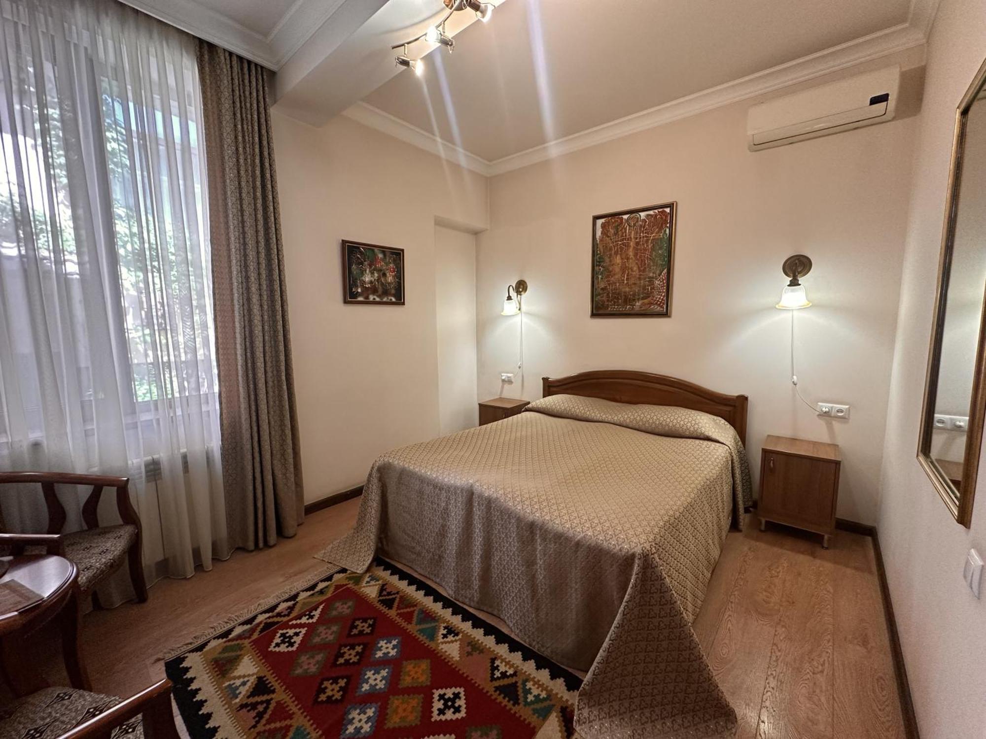 Hin Yerevantsi Hotel المظهر الخارجي الصورة